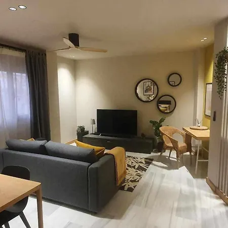 Apartamenticos 98 سرقسطة